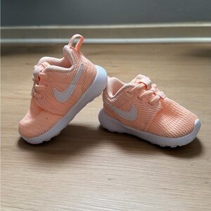 Nike Kids Coral Sneakers
